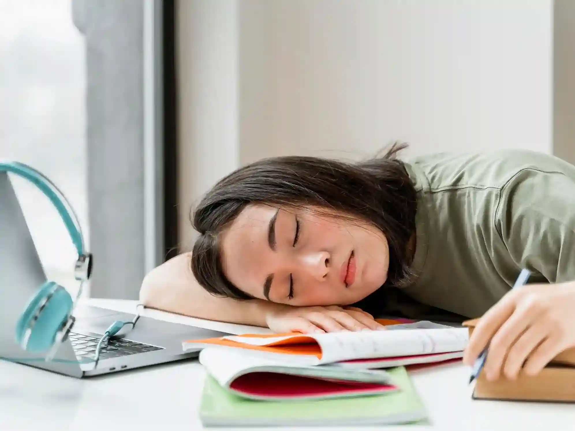 Sering Ngantuk Padahal Sudah Tidur Cukup? Ini Penjelasan Medisnya